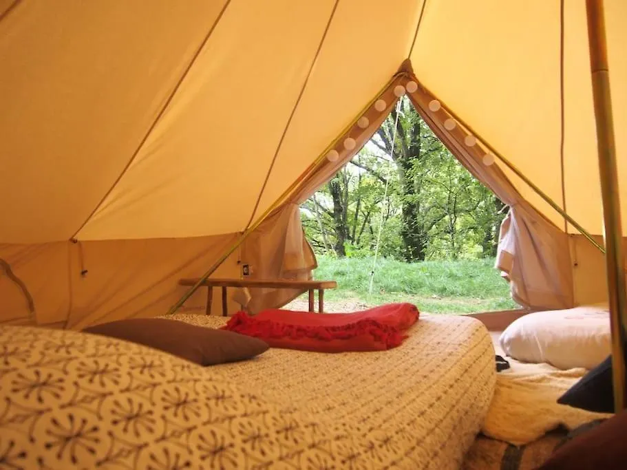 ラグジュアリーテント Tente Tipi En Pleine Foret Burzet